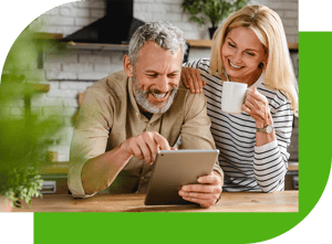 People-Tablet-AdobeStock_355906263.jpeg