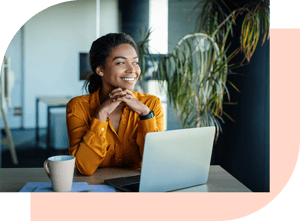 Woman-Laptop-Relax-Peach-AdobeStock_528541649