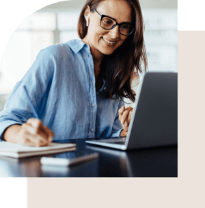 Woman-Laptop_AdobeStock_553721078_Shape_web