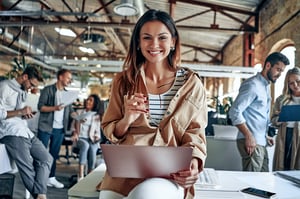 Woman_Laptop_AdobeStock_300143148_2000x1333