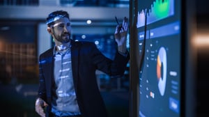 Man_Data_Computer_AdobeStock_505904304 (1)