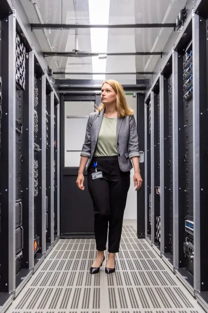 aareon_employee_data_center-7911-682x1024